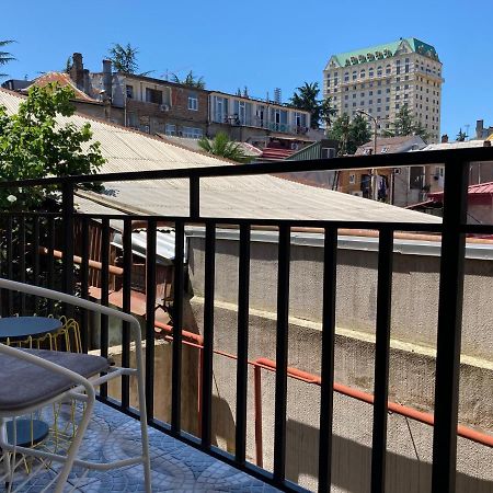 Barney'S Apartment บาทูมิ ภายนอก รูปภาพ