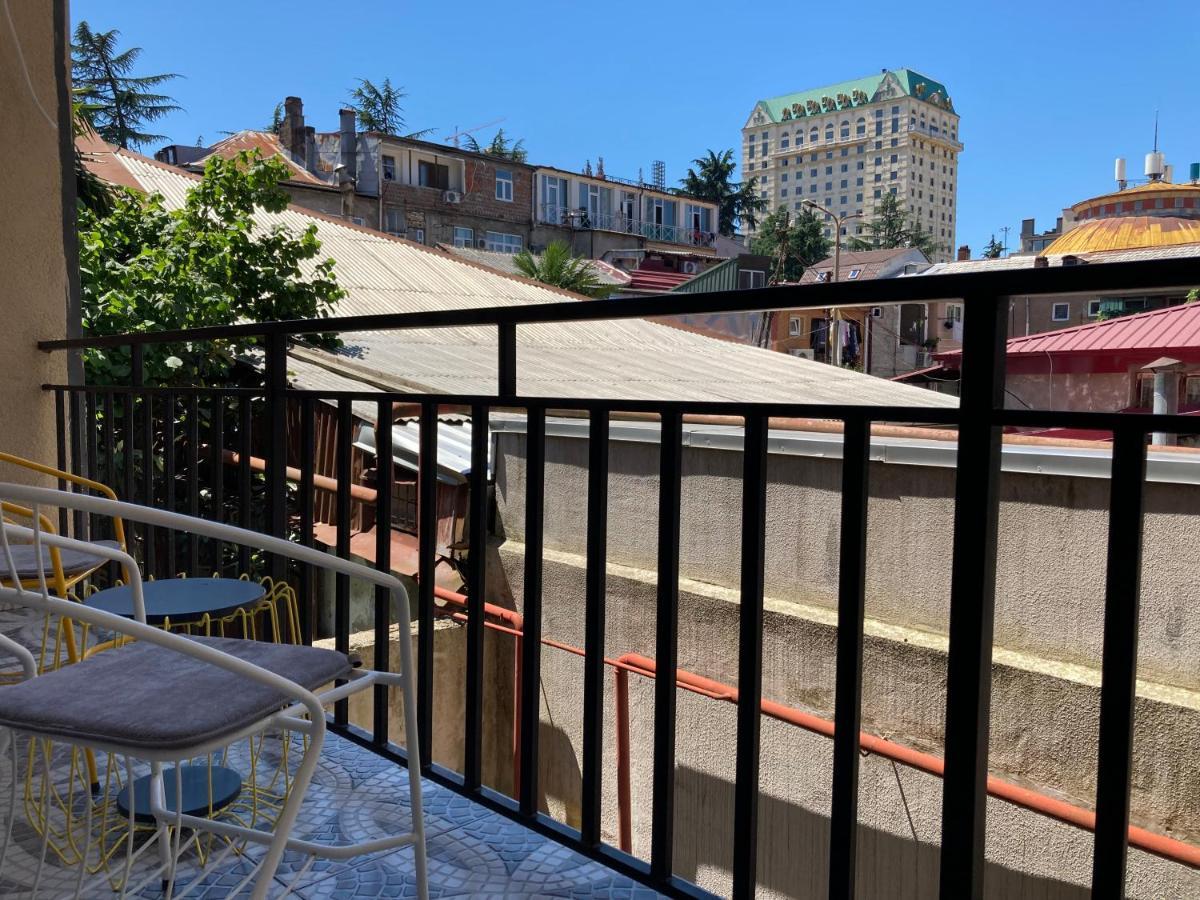 Barney'S Apartment บาทูมิ ภายนอก รูปภาพ